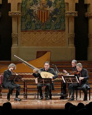 Live concert by Santiago Y Los Gatos
