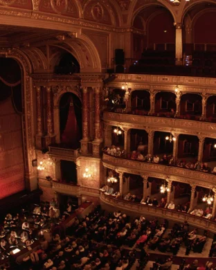 Janiec Opera Company